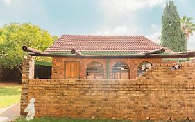 Comfy Menlyn Maine Appartment